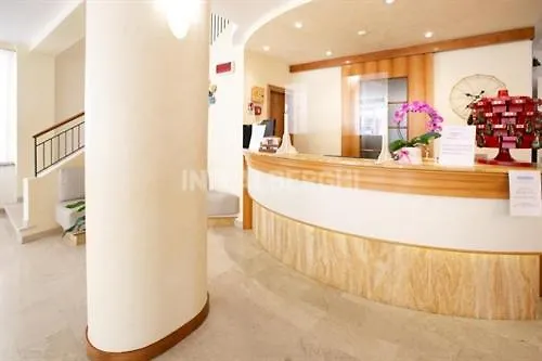 Lido 3* 米萨诺阿德里亚蒂科