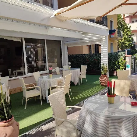 Lido Hotel 3*
