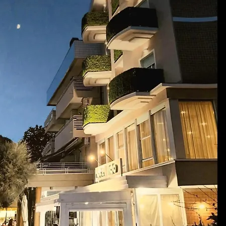 Lido Hotel 3*